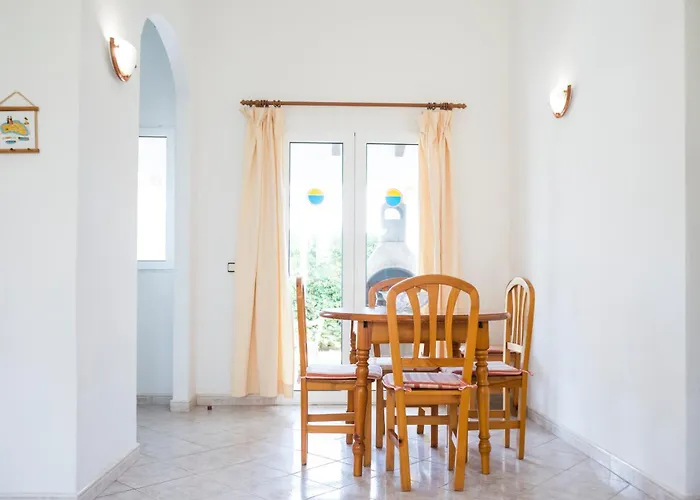 Apartchalet Elvira. A Дом отдыха Son Carrio (Menorca)