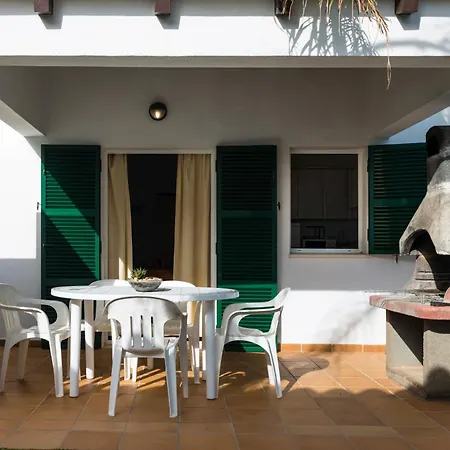 Apartchalet Elvira. A Ferienhaus Son Carrio (Menorca)